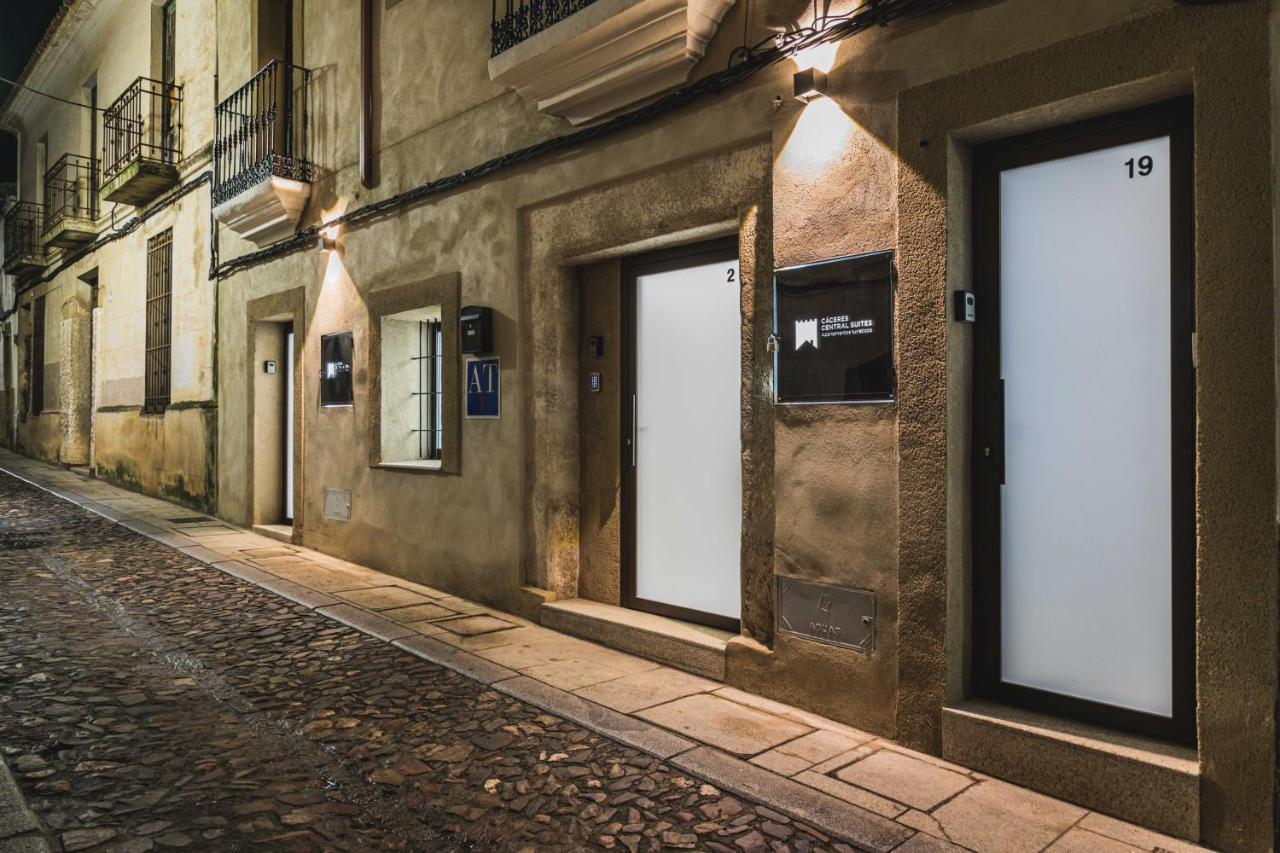 Apartamentos Caceres Central Suites Exterior photo